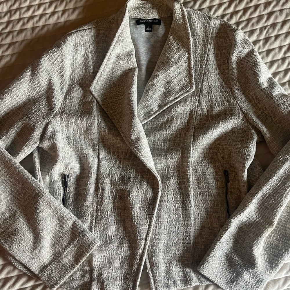 Bundle of 5 Banana Republic items, Large